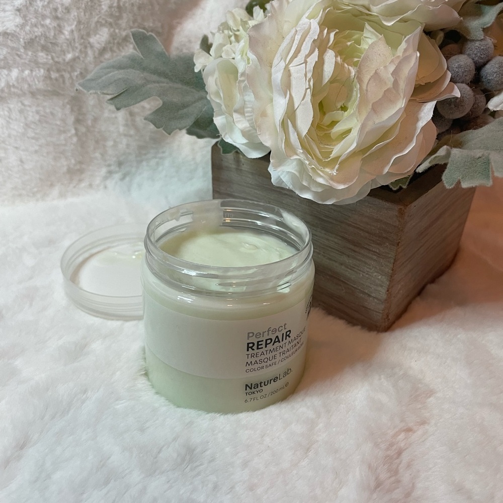 NatureLab Perfect Repair Treatment Masque - Picture 3 of 3